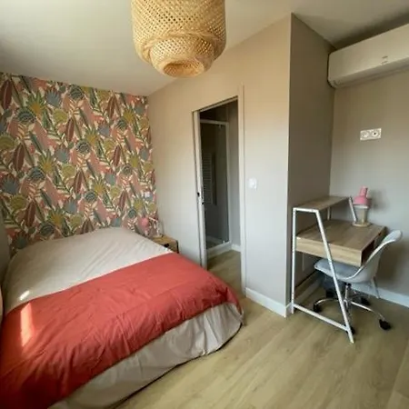 Charmante Maison Renovee En Plein Centre Сен-Назер